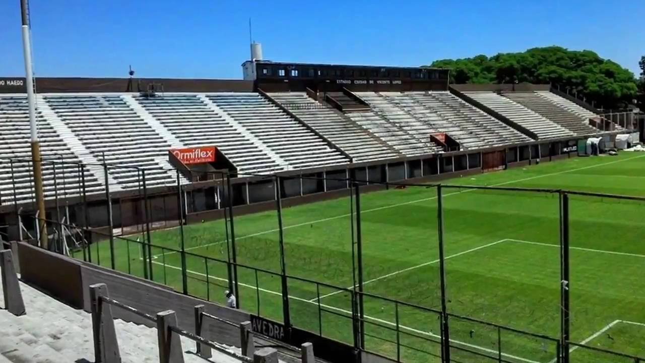 สนามแข่ง : Estadio Ciudad de Vicente López