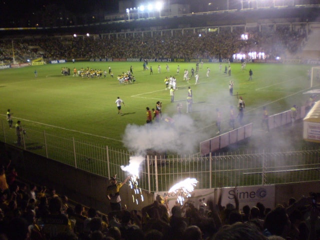 สนามแข่ง : Estádio Heriberto Hülse