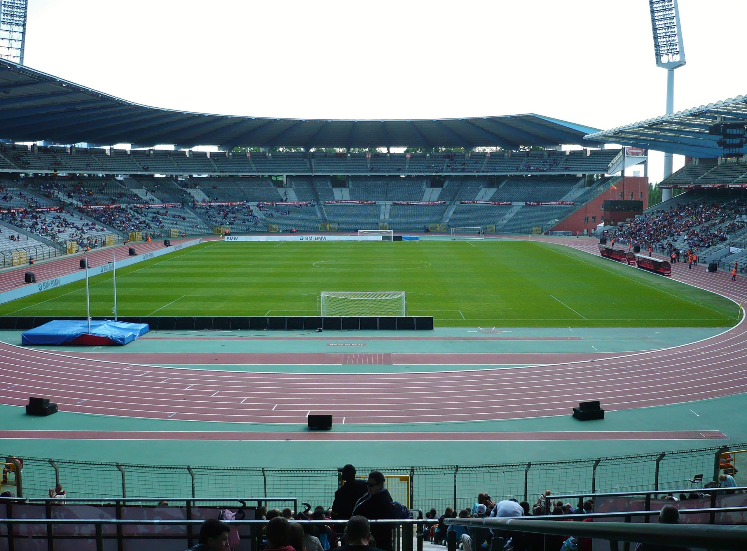 สนามแข่ง : King Baudouin Stadium