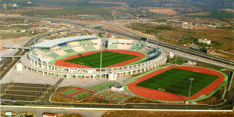 สนามแข่ง : Panthessaliko Stadium