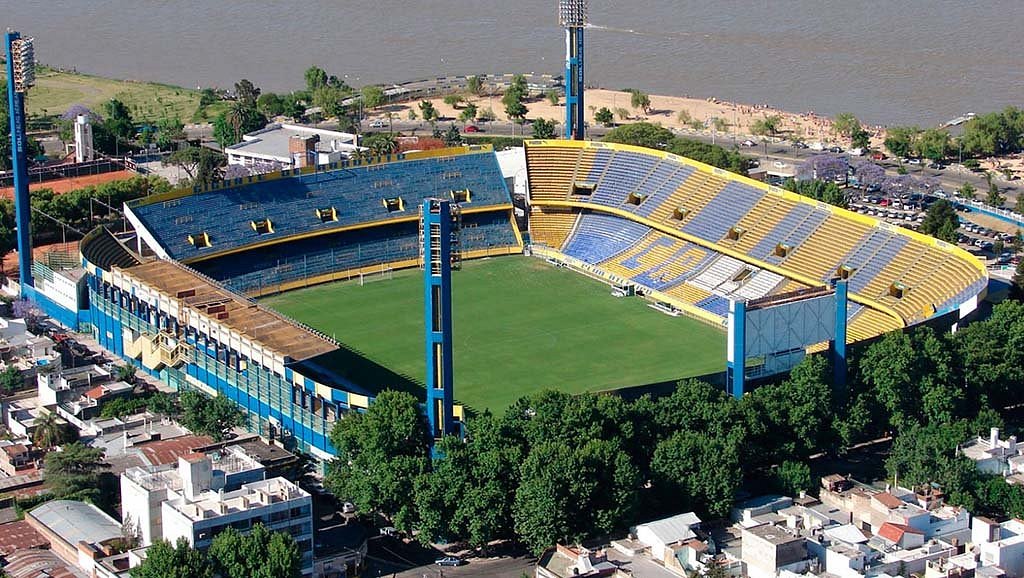 สนามแข่ง : Estadio Gigante de Arroyito