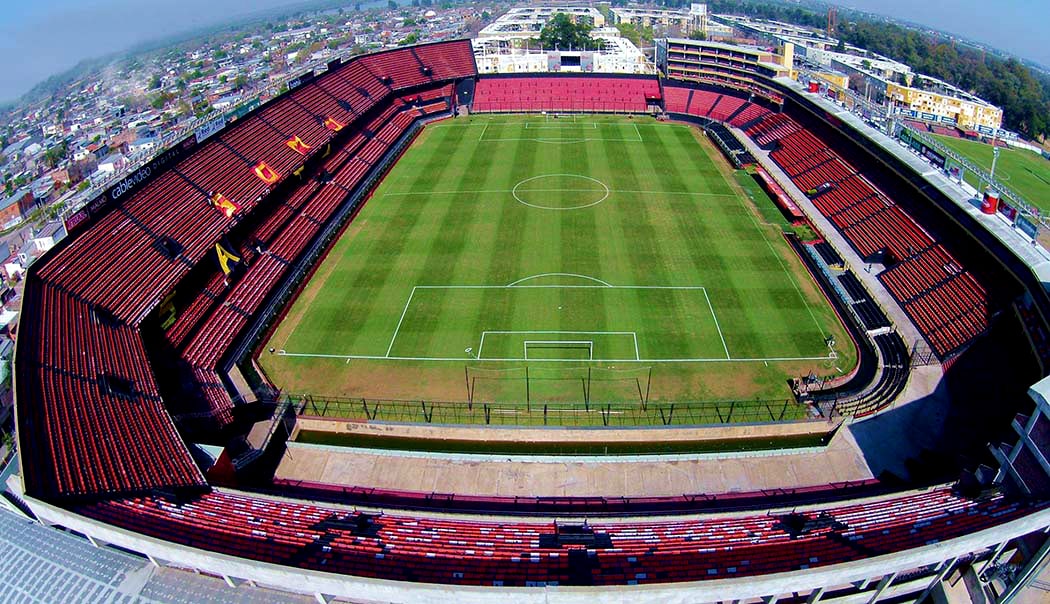  สนามแข่ง : Estadio Brigadier Gral E. López