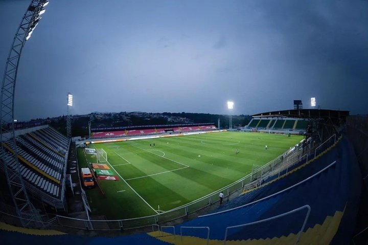  สนามแข่ง : Estádio Nabi Abi Chedid