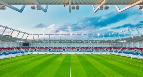 สนามแข่ง : Stade de Luxembourg