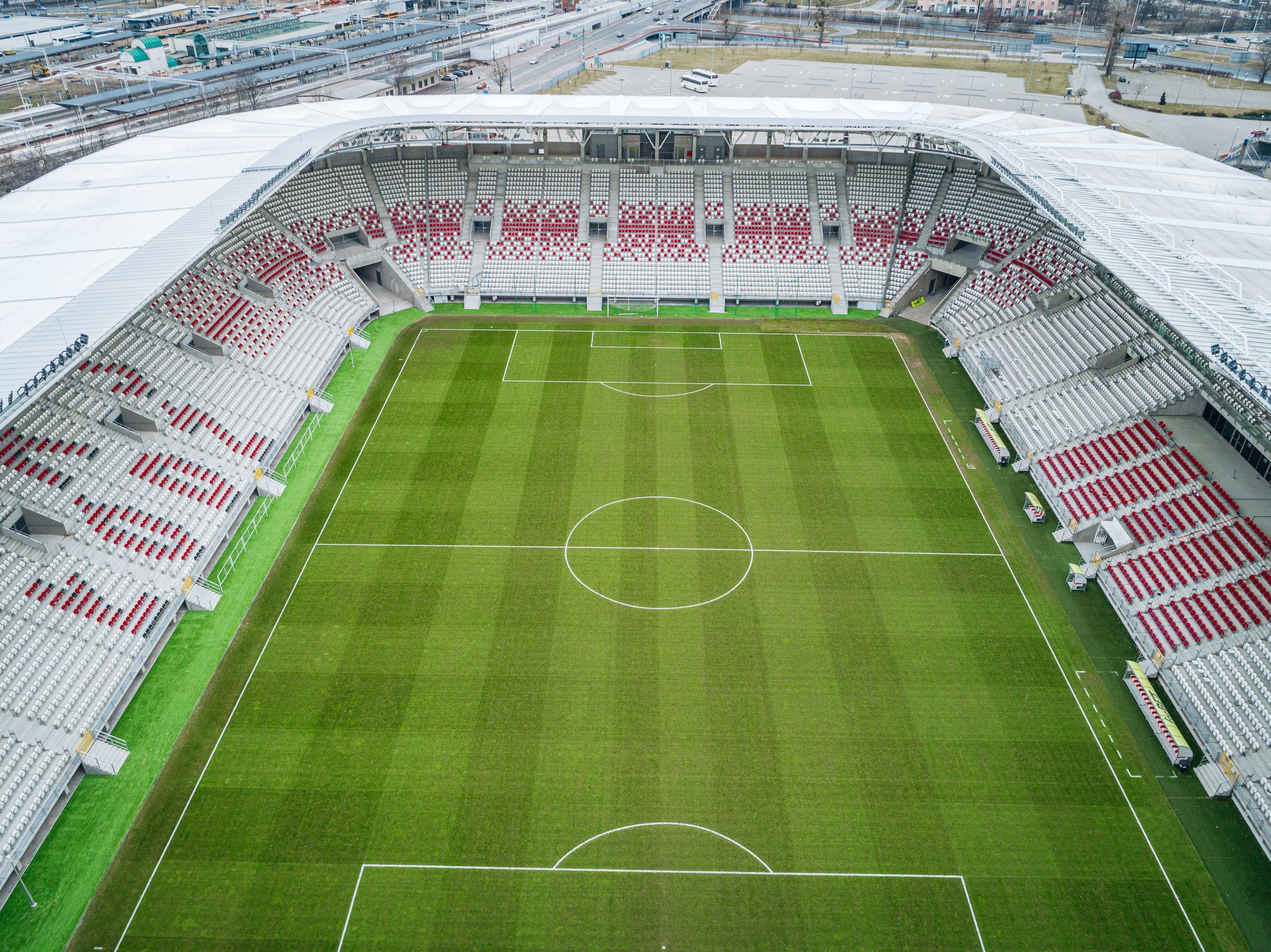สนามแข่ง : Stadion ŁKS