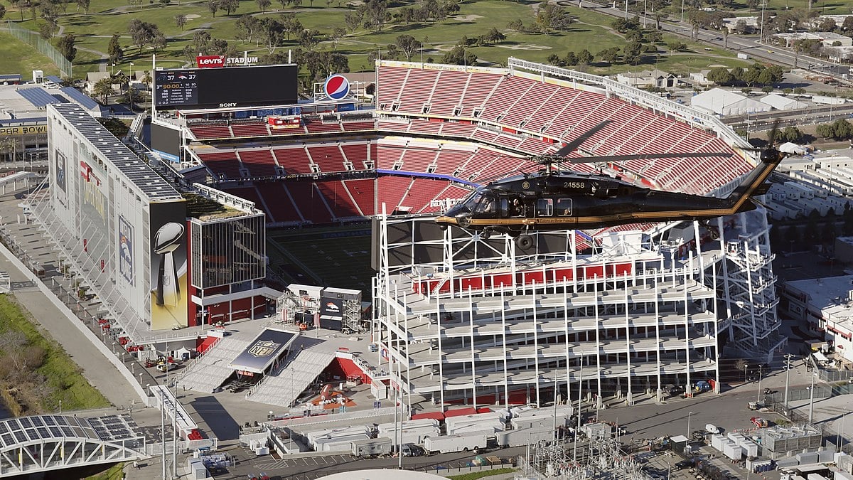 สนามแข่ง : Levi's Stadium