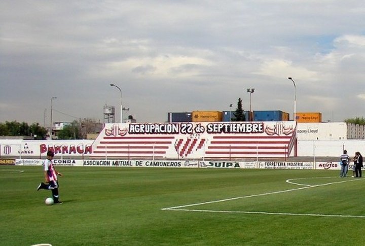 สนามแข่ง : Claudio Fabián Tapia Stadium