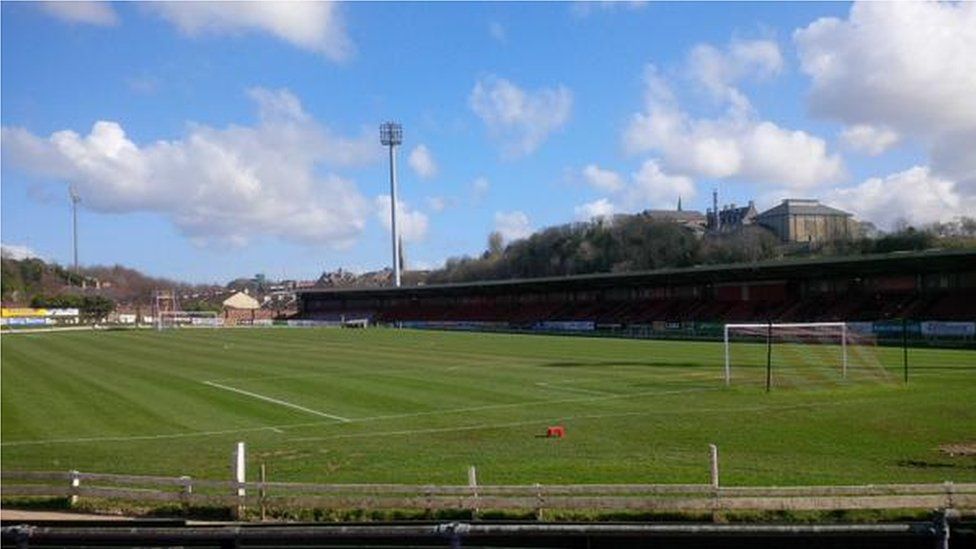 สนามแข่ง : Brandywell