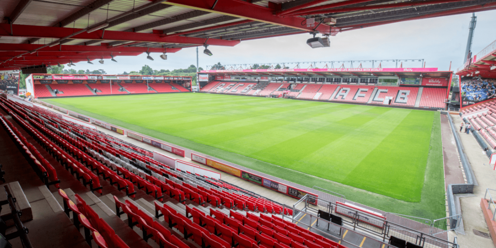 สนามแข่ง : Vitality Stadium