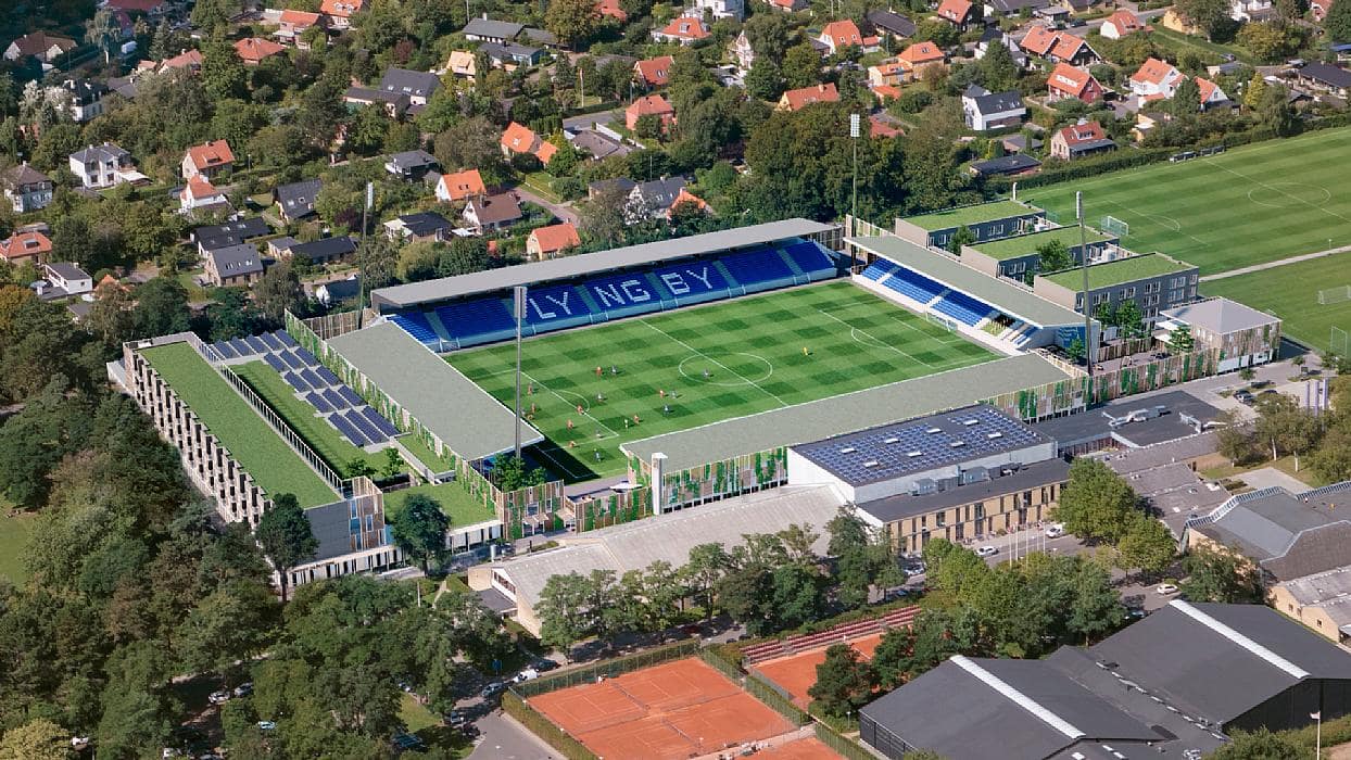 สนามแข่ง : Lyngby Stadion