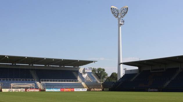 สนามแข่ง : Městský fotbalový stadion Miroslava Valenty