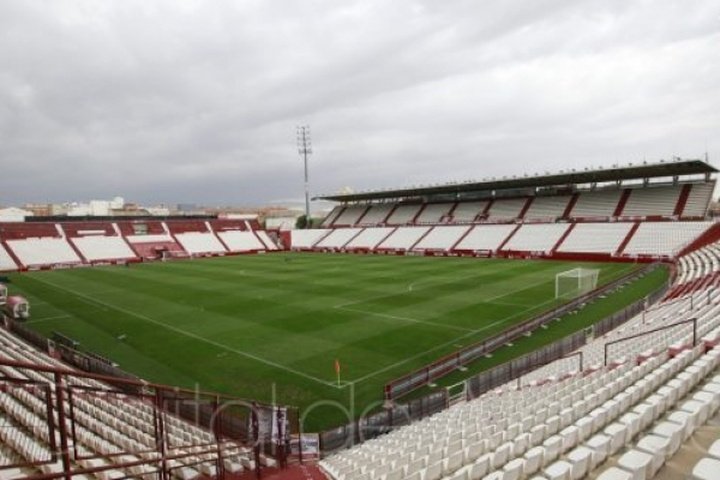 สนามแข่ง : Estadio Carlos Belmonte
