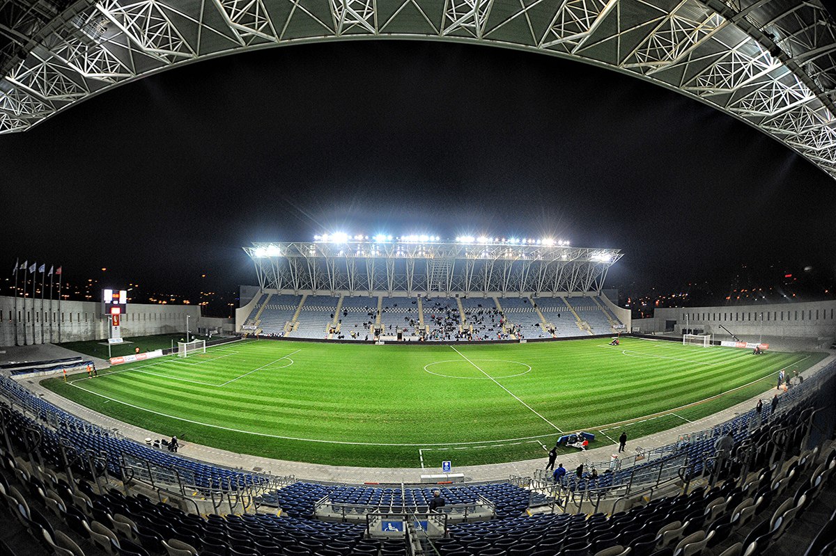 สนามแข่ง : HaMoshava Stadium