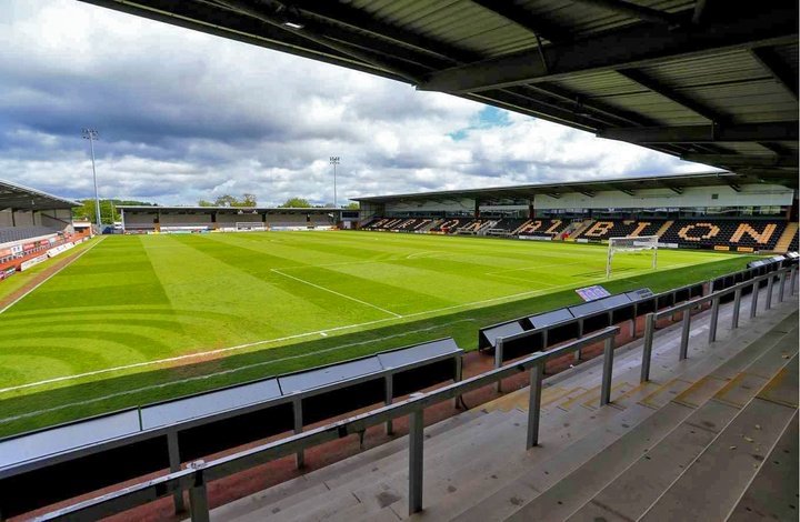 สนามแข่ง : Pirelli Stadium