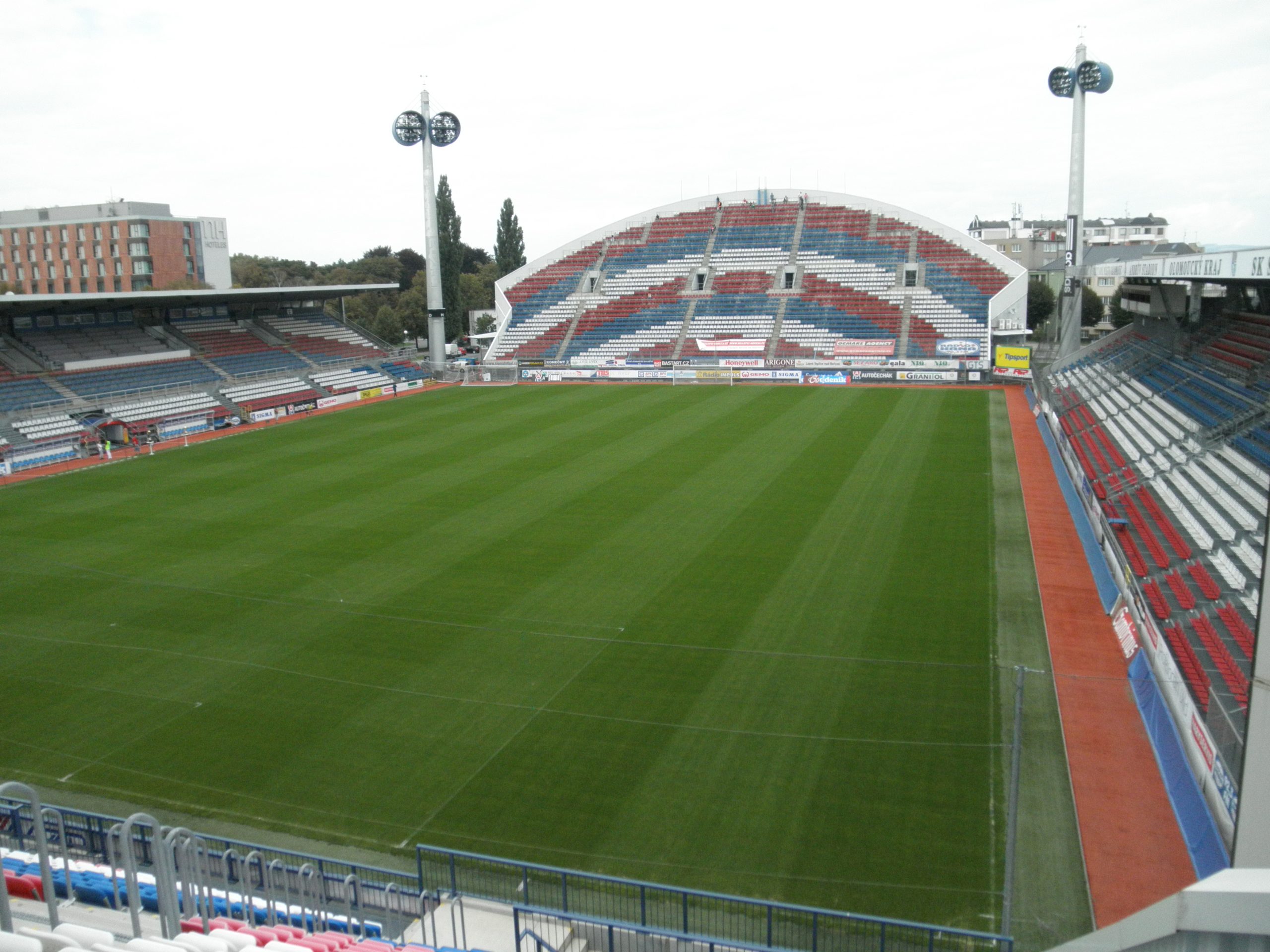 สนามแข่ง : Andrův stadion