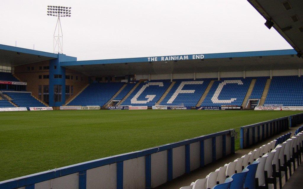 สนามแข่ง : Priestfield