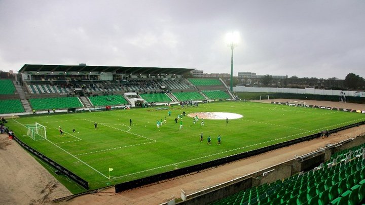 สนามแข่ง : Estádio dos Arcos