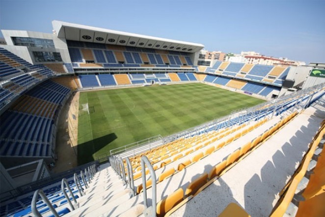 สนามแข่ง : Estadio Nuevo Mirandilla