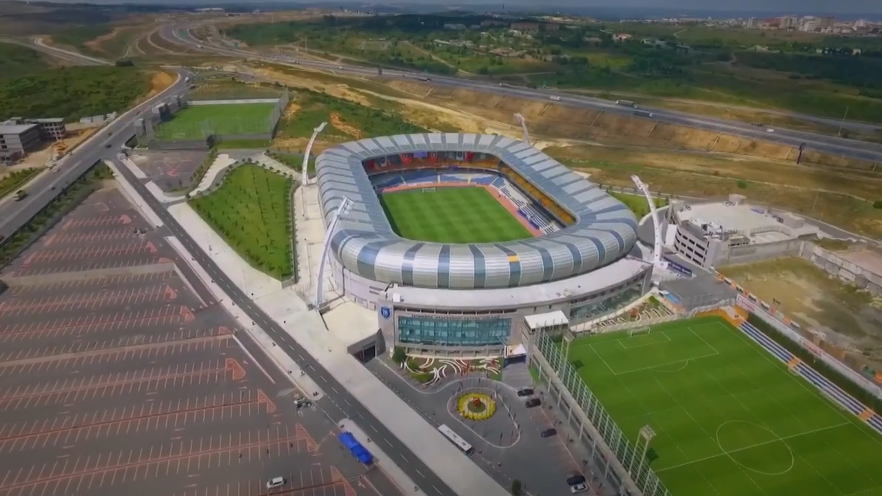 สนามแข่ง : Başakşehir Fatih Terim Stadium