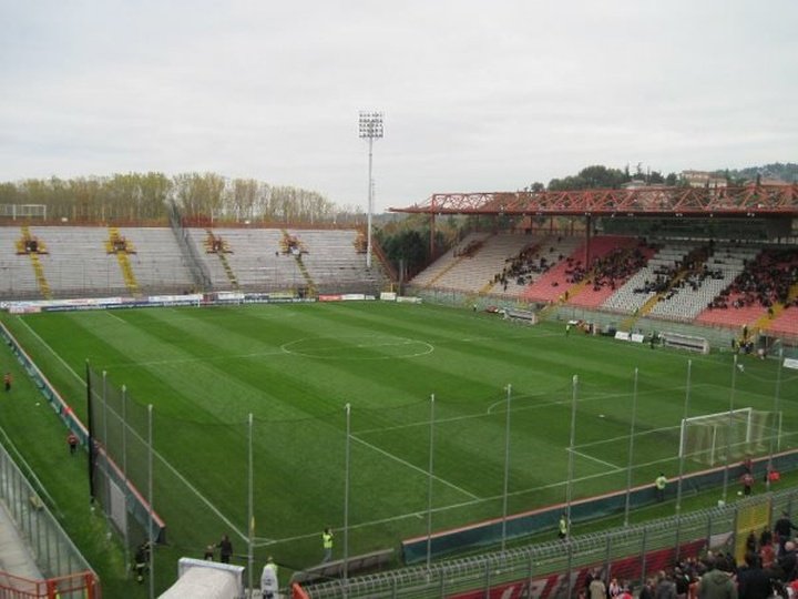 สนามแข่ง : Stadio Renato Curi