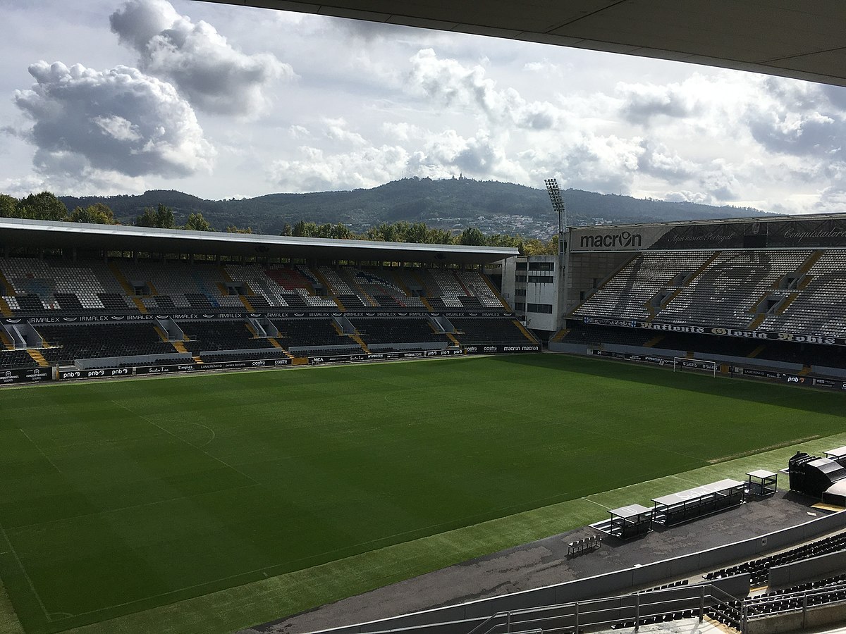 สนามแข่ง : Estádio Dom Afonso Henriques