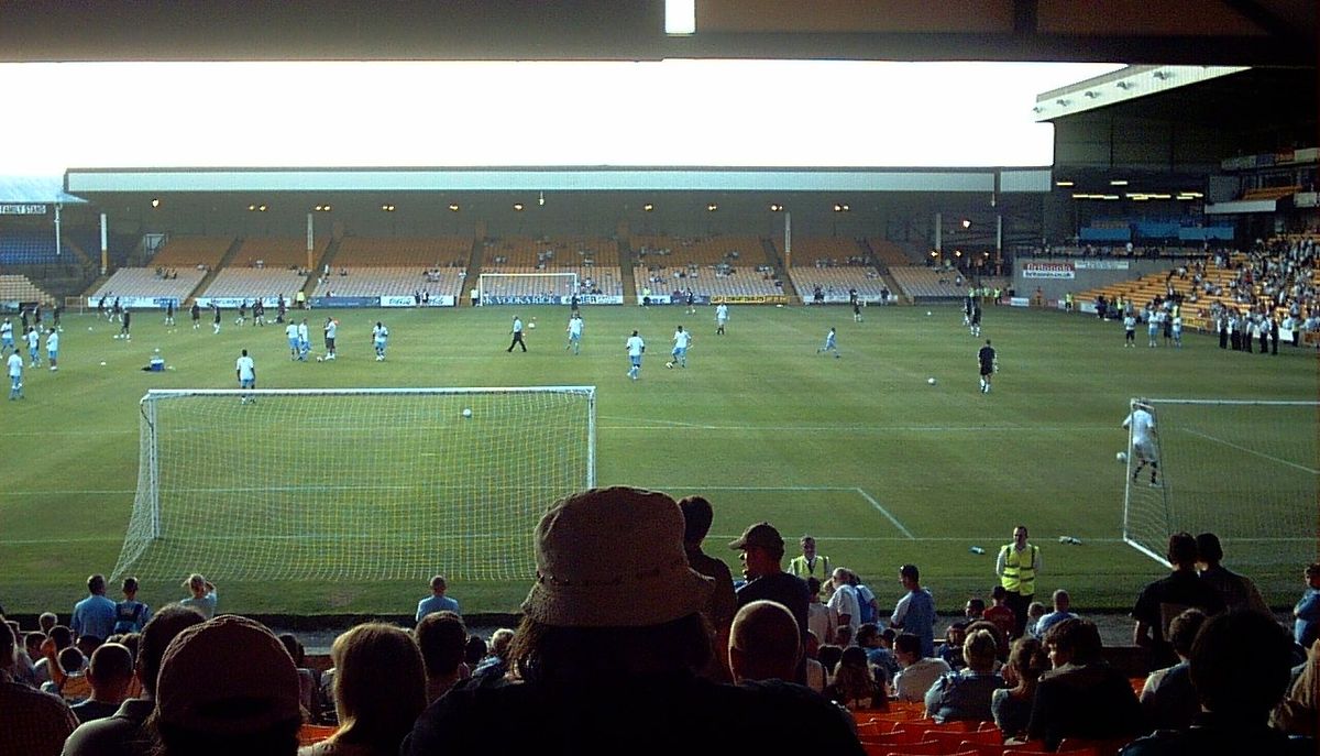 สนามแข่ง : Vale Park