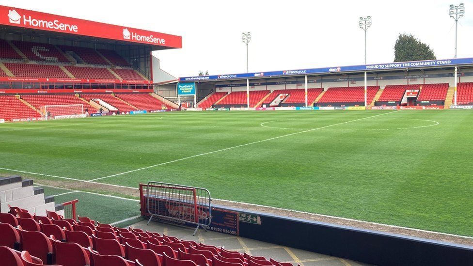 สนามแข่ง : Bescot Stadium