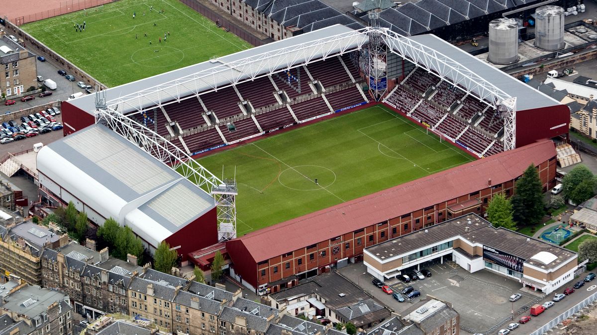 สนามแข่ง : Tynecastle Stadium