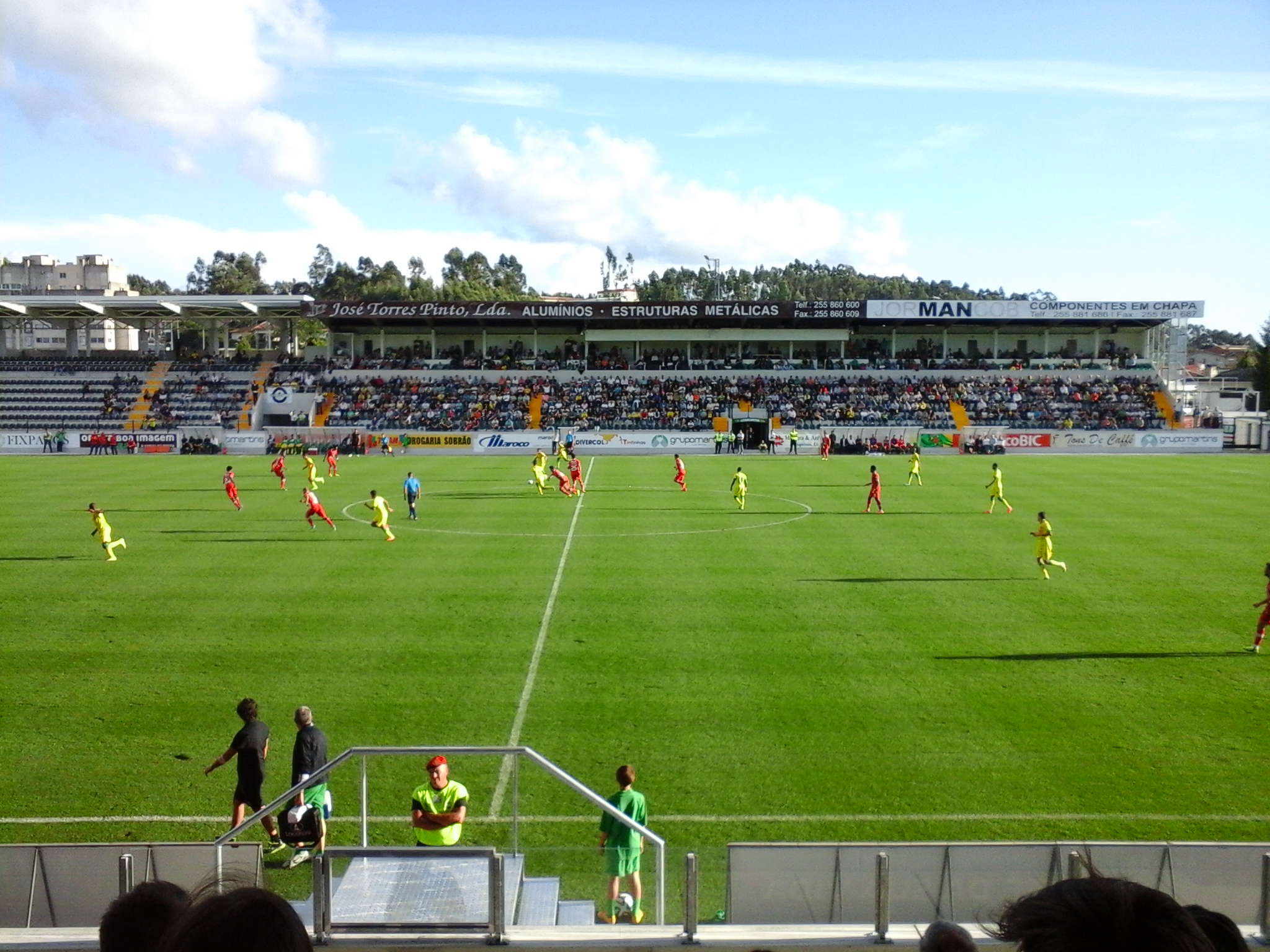 สนามแข่ง : Estádio da Mata Real