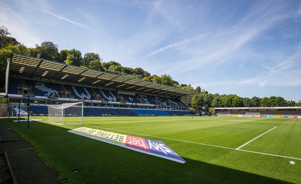 สนามแข่ง : Adams Park