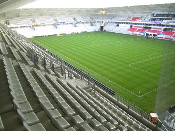 สนามแข่ง : Stade Auguste-Delaune II