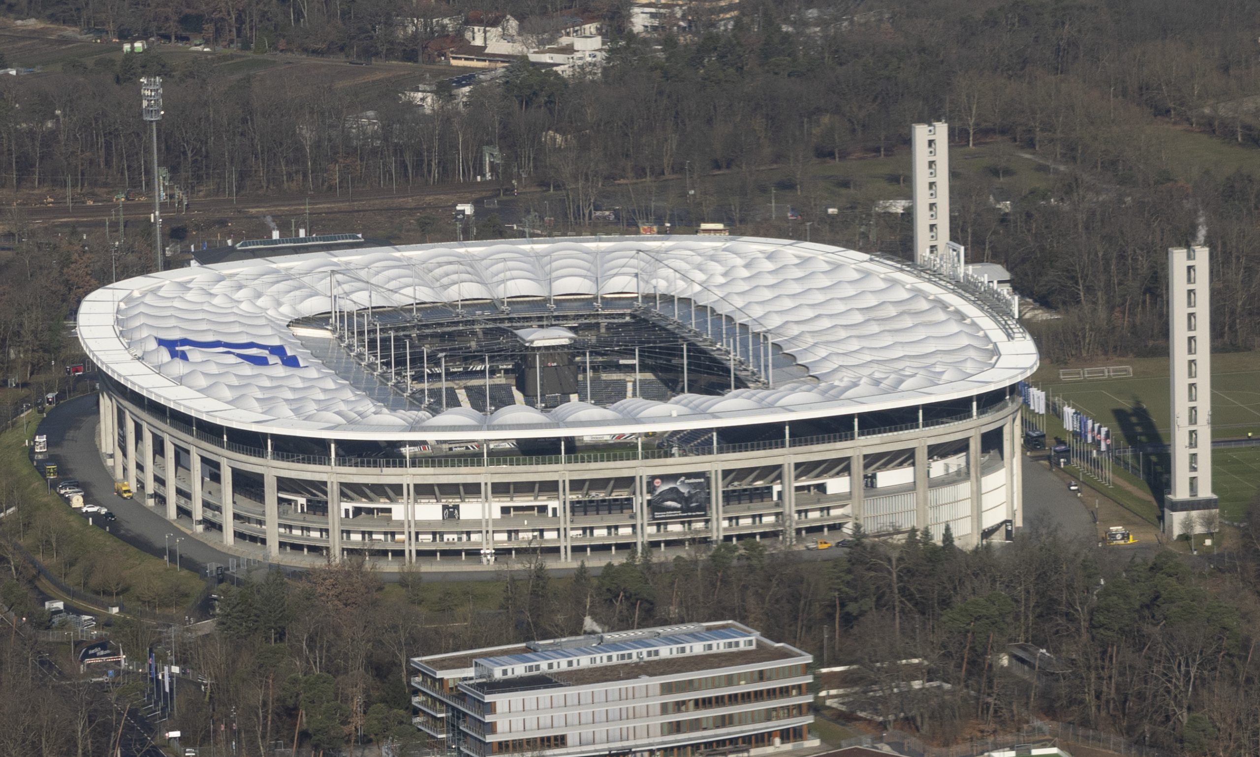 สนามแข่ง : Deutsche Bank Park