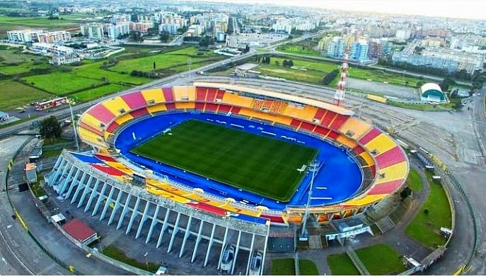 สนามแข่ง : Stadio Comunale Via del Mare