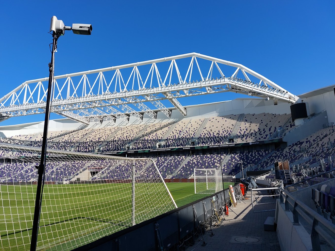 สนามแข่ง : Bloomfield Stadium