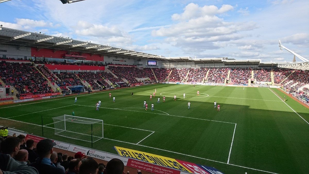 สนามแข่ง : New York Stadium