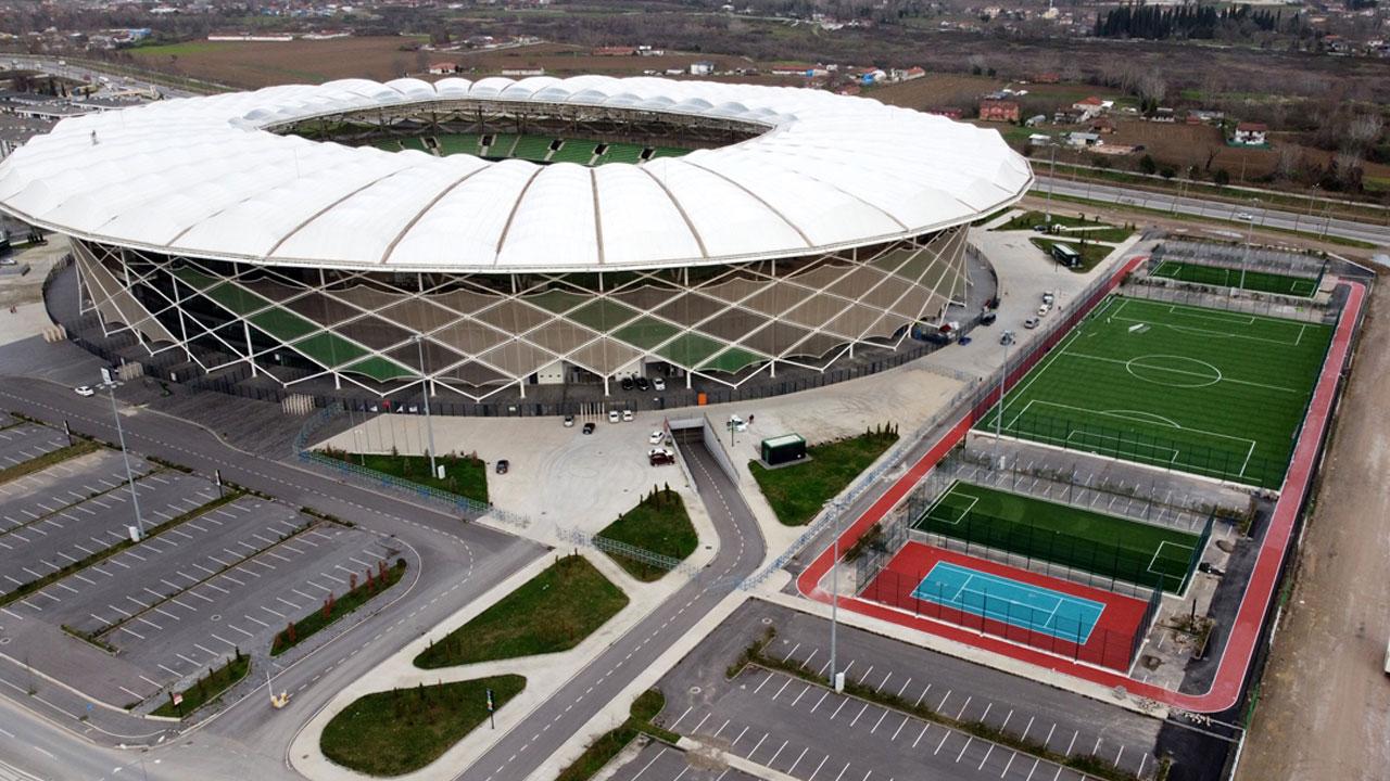 สนามแข่ง : New Sakarya Ataturk Stadium 