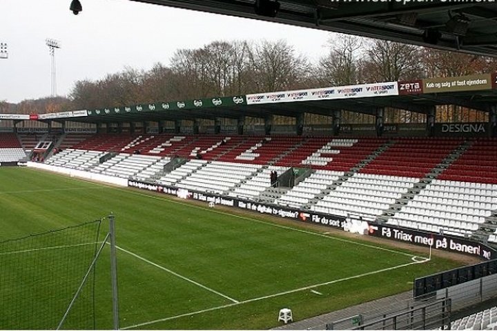 สนามแข่ง : Vejle Stadium