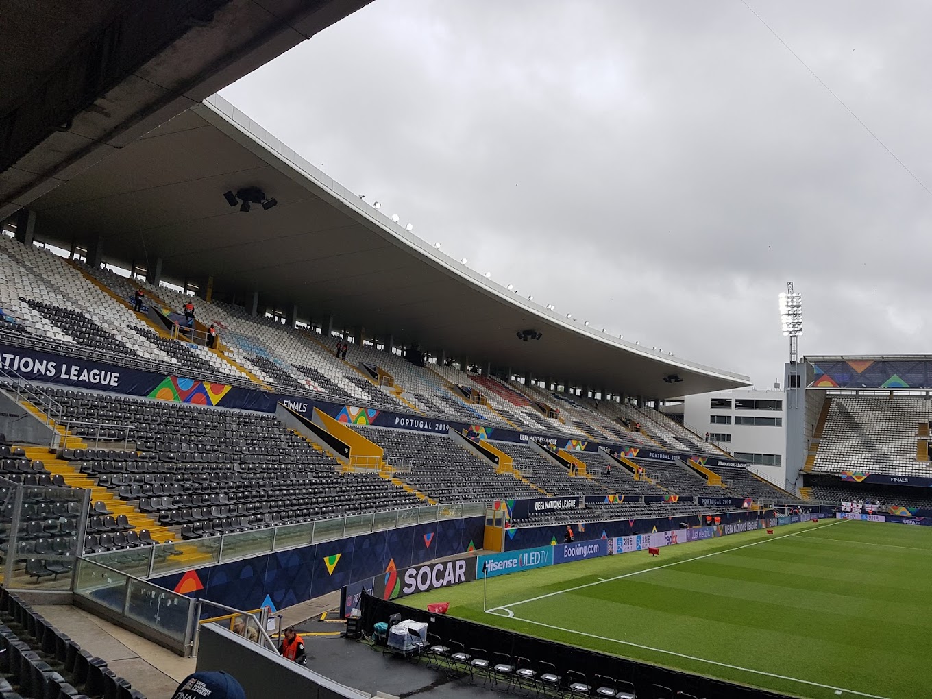 สนามแข่ง : Estádio Dom Afonso Henriques