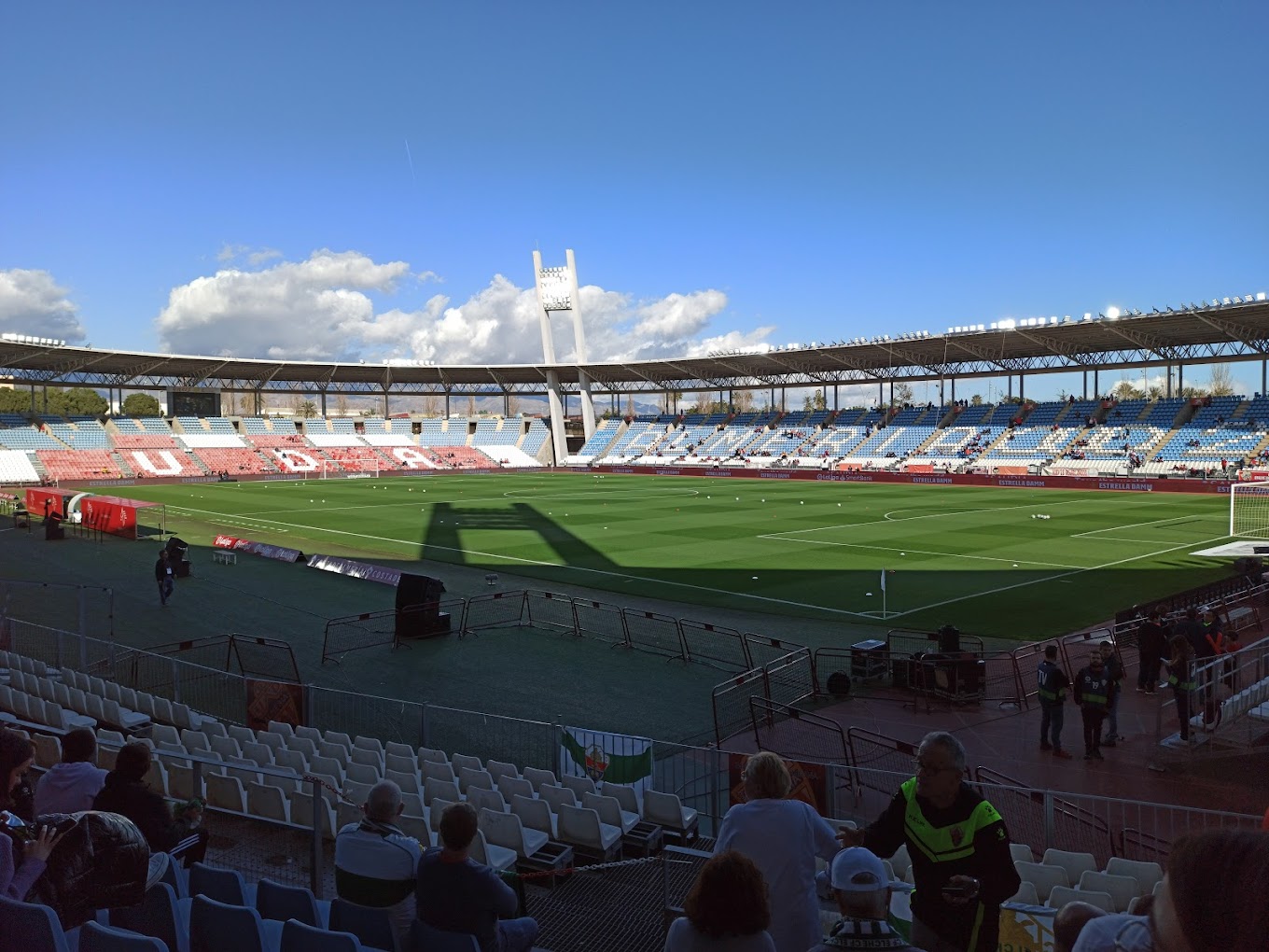 สนามแข่ง : Estadio Mediterráneo