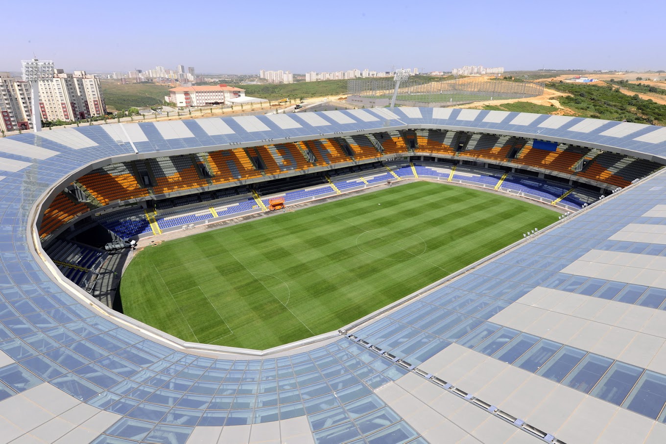 สนามแข่ง : Başakşehir Fatih Terim Stadium