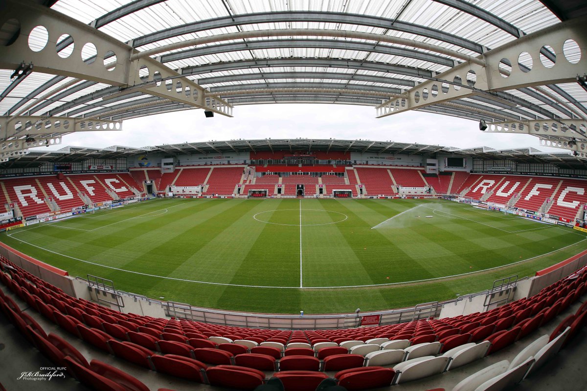 สนามแข่ง : New York Stadium