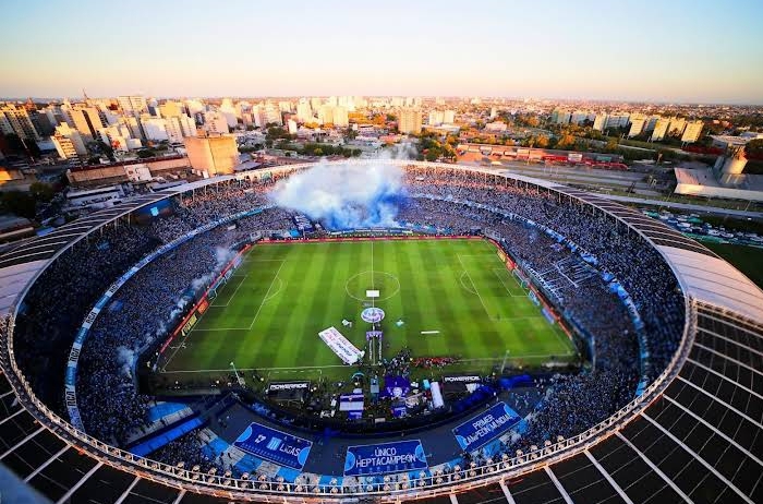 สนามแข่ง : Estadio Presidente Perón