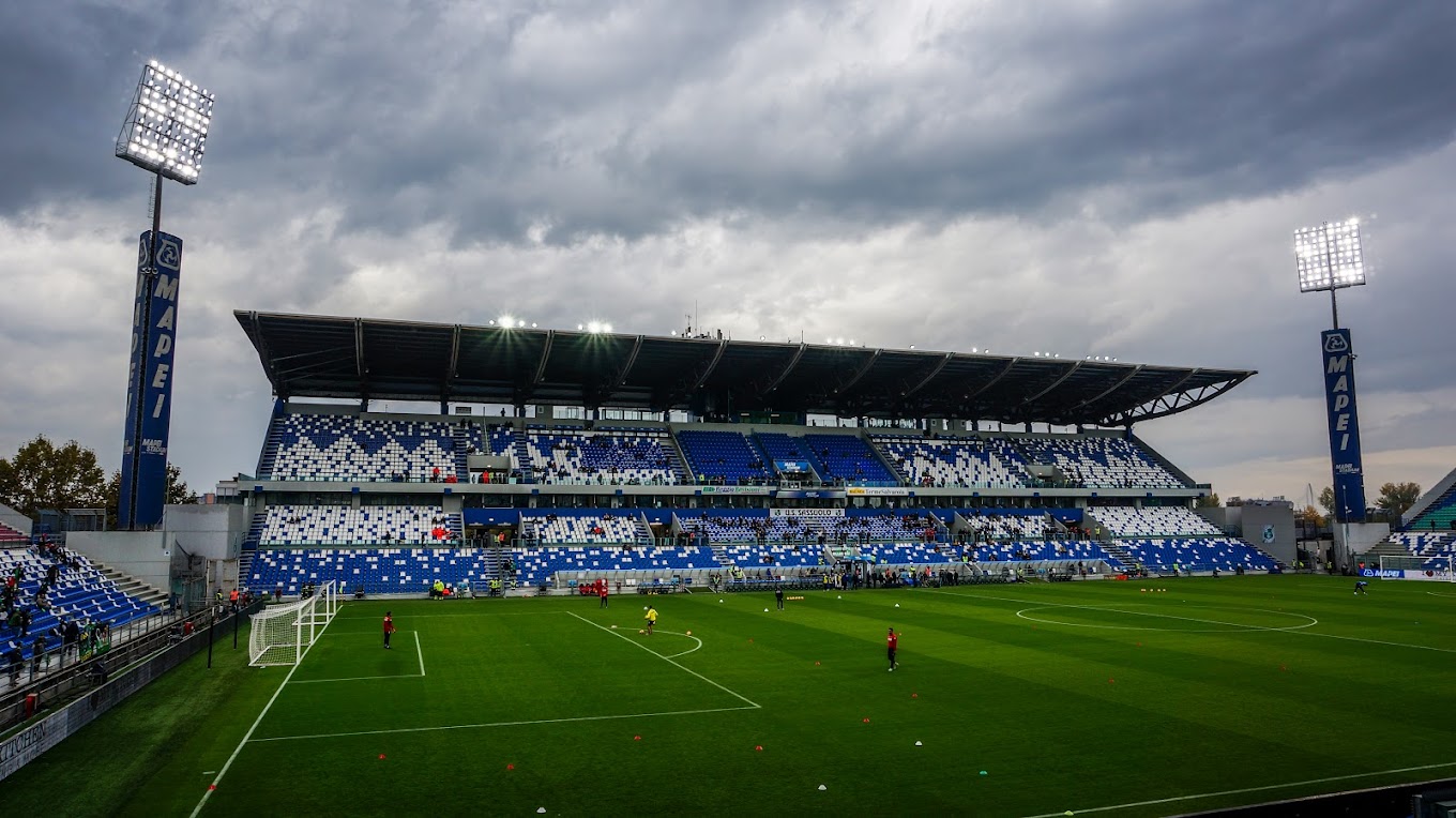 สนามแข่ง : Mapei Stadium - Città del Tricoloreซิตีกราวด์