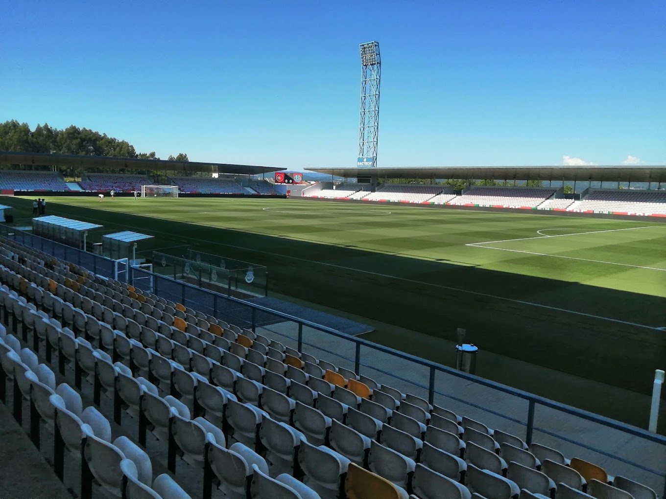 สนามแข่ง : Estádio Cidade de Barcelos