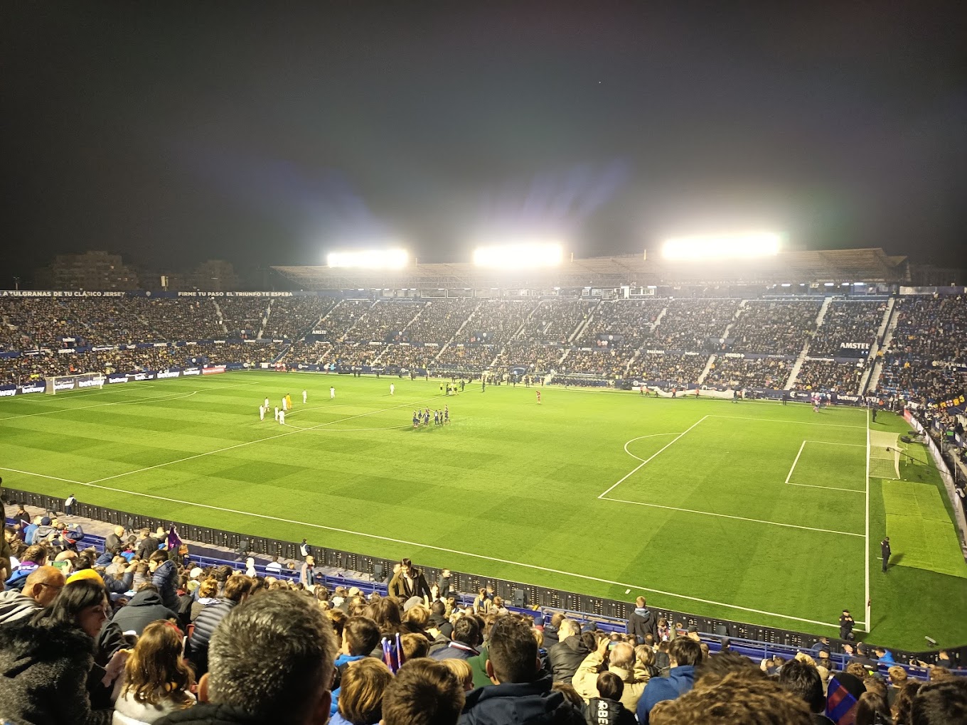 สนามแข่ง : Estadio Ciudad de Valencia