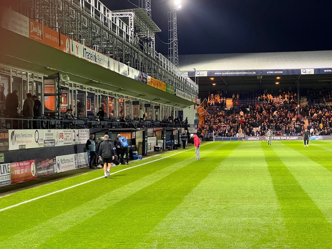 สนามแข่ง : Kenilworth Road