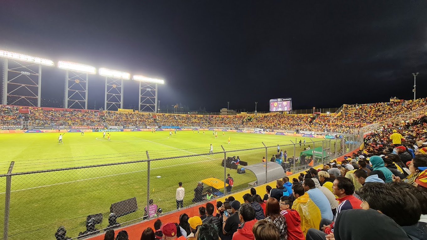 สนามแข่ง : Estadio Gonzalo Pozo Ripalda