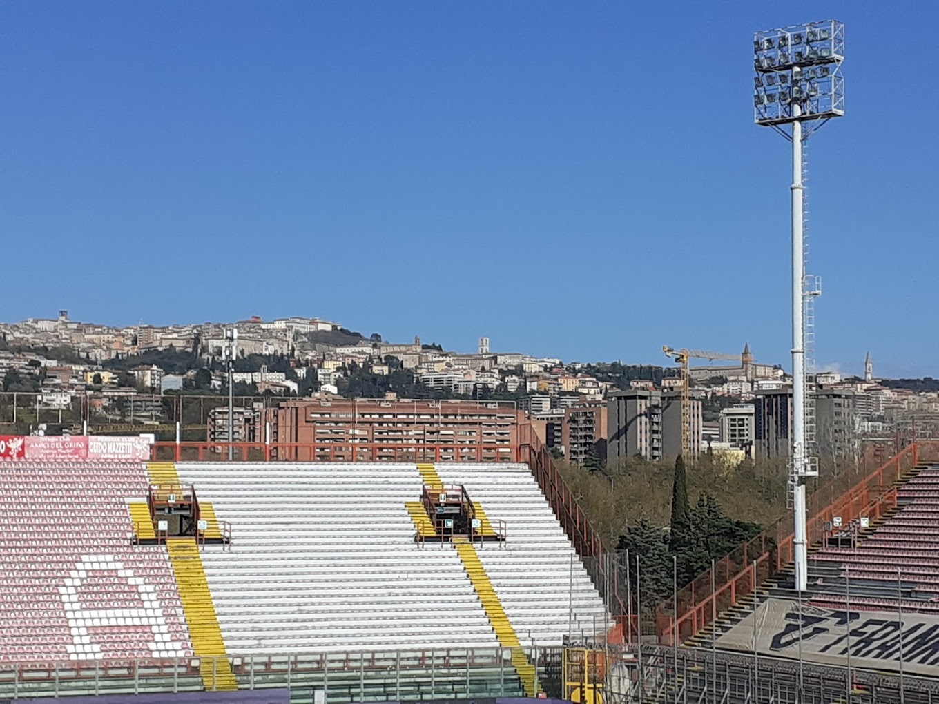 สนามแข่ง : Stadio Renato Curi