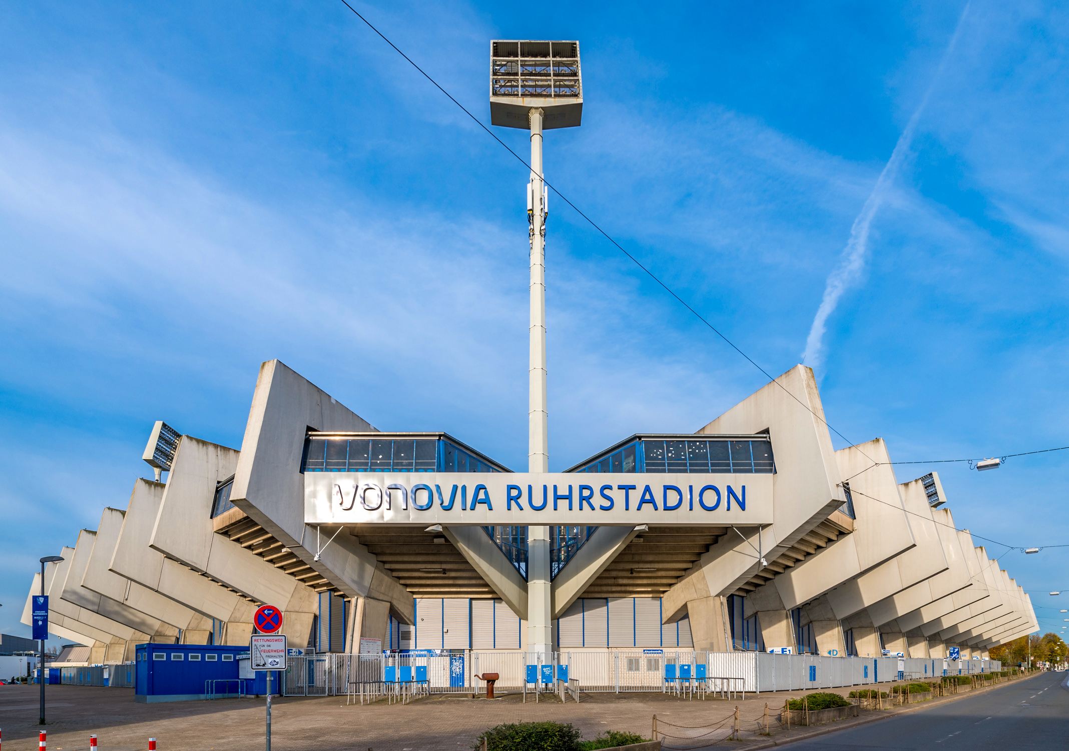 สนามแข่ง : Vonovia Ruhrstadion