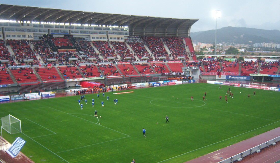 สนามแข่ง : Iberostar Stadium